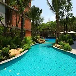 B704 Mountain View Apartment In Title