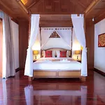 Classic Thai Style Cozy Villa Pool Garden