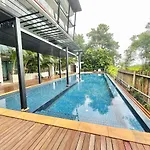 1 Bedroom Near Beach - At The Tree