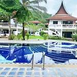 Lovely 2-Bedroom Condo With Pool