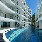 Seaview Condo Overlooking Karon Beach Spa3