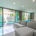 3-Story Pool Villa Katazhang Just 7 Min Walk To Kata Beach - Utk3