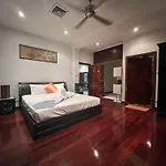 Talay Naiharn Hotel