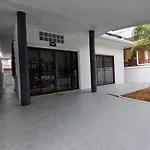 White House With 2Br1Bath Near Kathu Water Fall