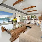 Stunning 5 Bedrooms Villa With Panoramic Sea View