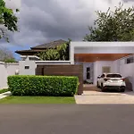 Luxury Villa With Pool And Garden - Bl #93
