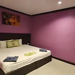 Hollywood Inn Love Patong