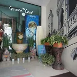 Green Leaf Hostel