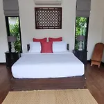 Beautiful Villa Walking Distance From Bangtao Beach