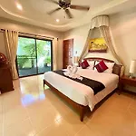 Coconut Paradise Holiday Villas