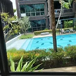 Lucky Holidays In Saturdays Residence