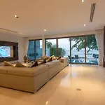 Do You Want Luxury Sea Views With Beach Access V38