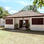 Baan Khunying - Secluded Phuket Beachfront Villa