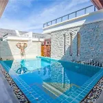 拉威海滩豪华泳池别墅 Rawai Beach Pool Villa