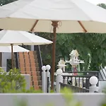 Two Chefs Inn
