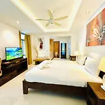 Oceanview Pool Villa Rawai Phuket 3Br