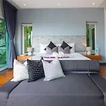 Villa Beyond-Namaste 16 Bedroom Fully Staffed Seaview Villa