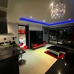 306 Promotion Modern 1 Bedroom Apartment In Bangla Road Patong Beach With Private Jacuzzi & Roof Top Pool