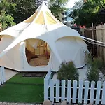 Bambus Restaurant, Bar & Glamping
