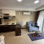 1 Bedroom Cozy Apartment Walking Distance To The Beach!
