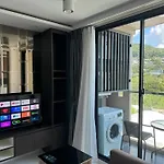 Top Floor Apartment At Aristo By Lofty