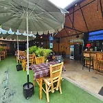 Bambus Restaurant, Bar & Hostel