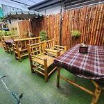 Bambus Restaurant, Bar & Hostel
