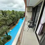 Cozy 1 Bedroom Apartment Walking Distance To The Beach!