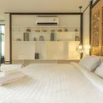 Designer Villa Large Pool Great Location #V37