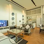 Designer Villa Large Pool Great Location #V37