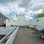 Designer Villa Large Pool Great Location #V37