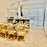 Naka Central Happy Home In Phuket City