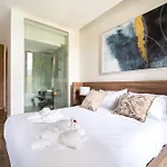 卡塔半山海景别墅villa 1