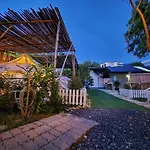 Bambus Restaurant, Bar & Hostel