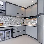 Urban Chic Suite B702 In A Gated Residence Citygate With 3 Pools & Gym, Kamala