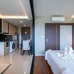 Deluxe Apartment With Sea View And Jacuzzi