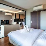 Deluxe Apartment With Sea View And Jacuzzi