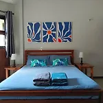 Naiharn Beach Holiday Pool Villa, Rawai