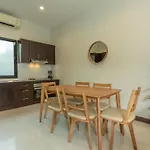 2 Beds Large Pool Night Market Soi Namjai V122