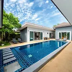 Elm Pool Villa