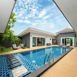 Elm Pool Villa