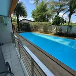 1 - Bedroom Apartment Pool Access, 750M To The Beach