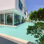 Bangtao Luxury Pool Villa - Prymana
