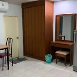 Kamalaburi Guesthouse