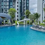 Two Flamingo Apartment 1