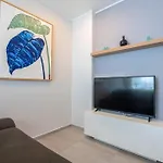 Well Located Apartment 1Br - Nv-421