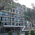 Stylish Condo Near Boat Avenue Laguna