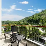Deluxe Apartment At Icon Park By Lofty