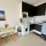 Chic Condominium Karon B511