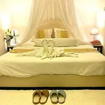 Oasis Villa Suites & Rooms